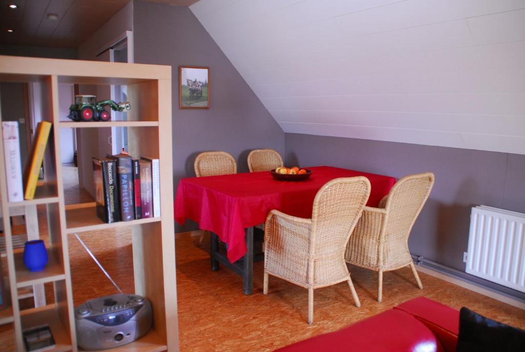 Villa De Rosmolen Ertvelde Habitación foto